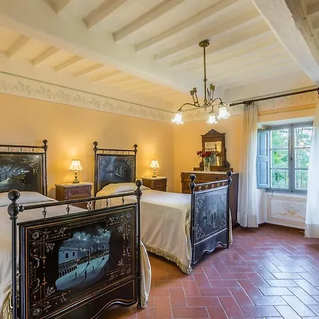 Villa Sleeps 4 Siena