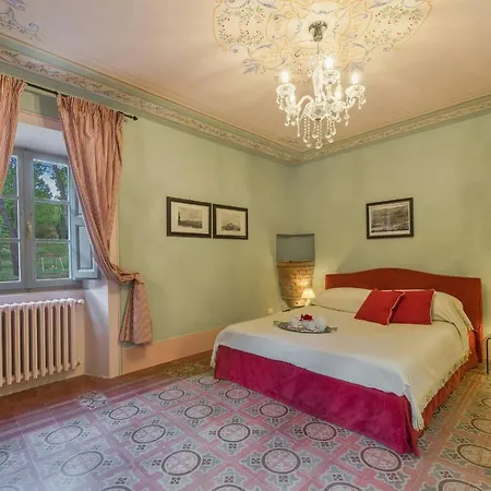 Sleeps 4 Villa Siena