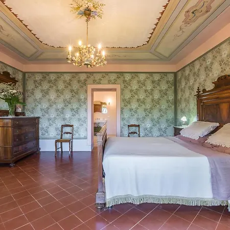 Sleeps 4 Villa *