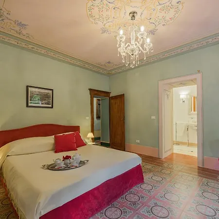 Villa Sleeps 4 *