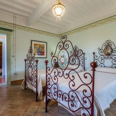 Sleeps 4 * Siena