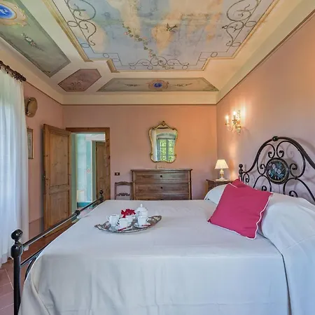Villa Sleeps 4 Siena