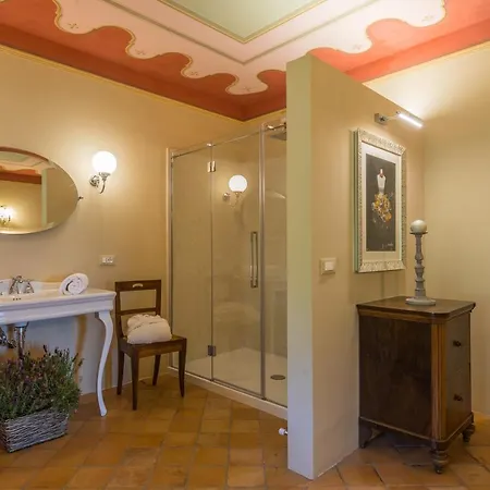 Sleeps 4 Villa *