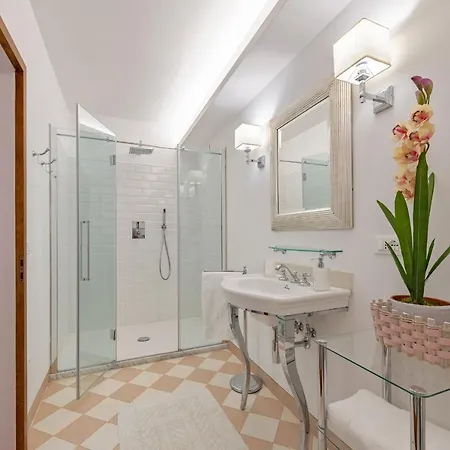 Sleeps 4 *