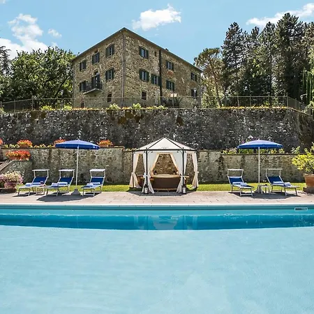 Villa Sleeps 4 *